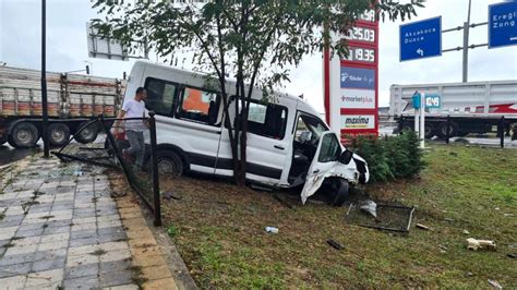 Y­o­l­c­u­ ­m­i­n­i­b­ü­s­ü­ ­k­a­z­a­ ­y­a­p­t­ı­:­ ­1­8­ ­y­a­r­a­l­ı­ ­-­ ­S­o­n­ ­D­a­k­i­k­a­ ­H­a­b­e­r­l­e­r­